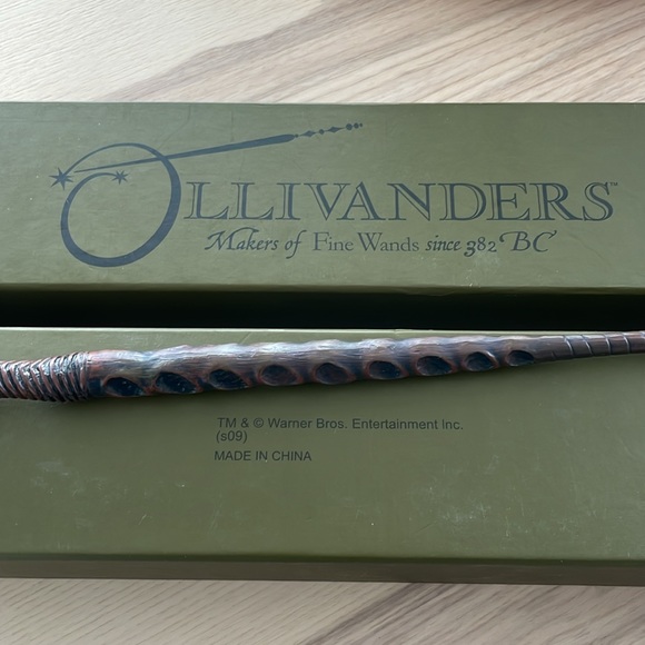 Wand Ollivanders bought at Universal Studios, Orlando. - Picture 4 of 6
